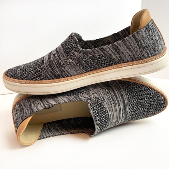 UGG Gray Loafers Slip-Ons NWOT - size 9 UGG Slip On Shoes Size 9 SN 1015446 Gray Soft Leather  main image 2